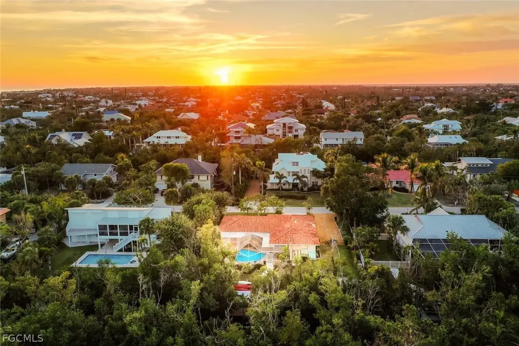 1056 S Yachtsman Drive Sanibel FL 33957