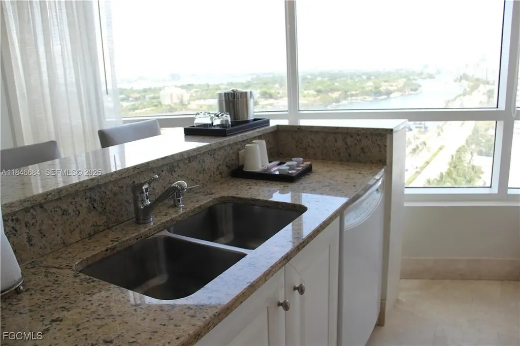 4401 Collins Avenue Miami Beach FL 33140-3227
