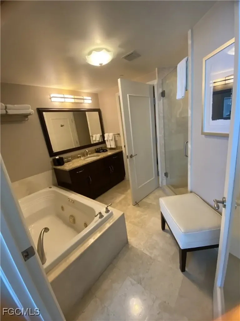 4401 Collins Avenue Miami Beach FL 33140-3227