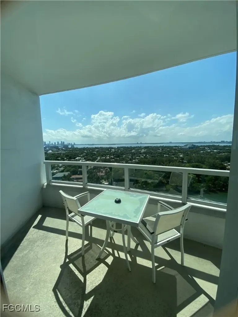 4401 Collins Avenue Miami Beach FL 33140-3227