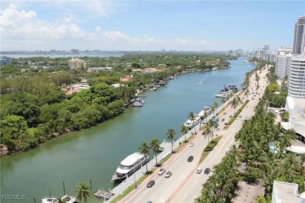 4401 Collins Avenue Miami Beach FL 33140-3227