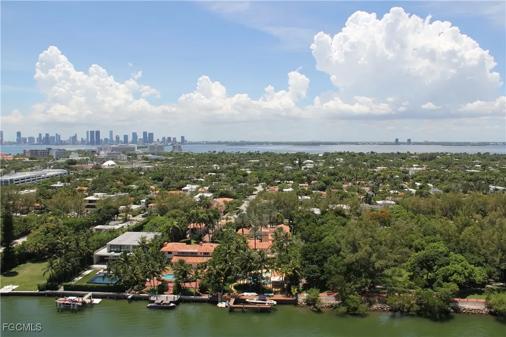 4401 Collins Avenue Miami Beach FL 33140-3227