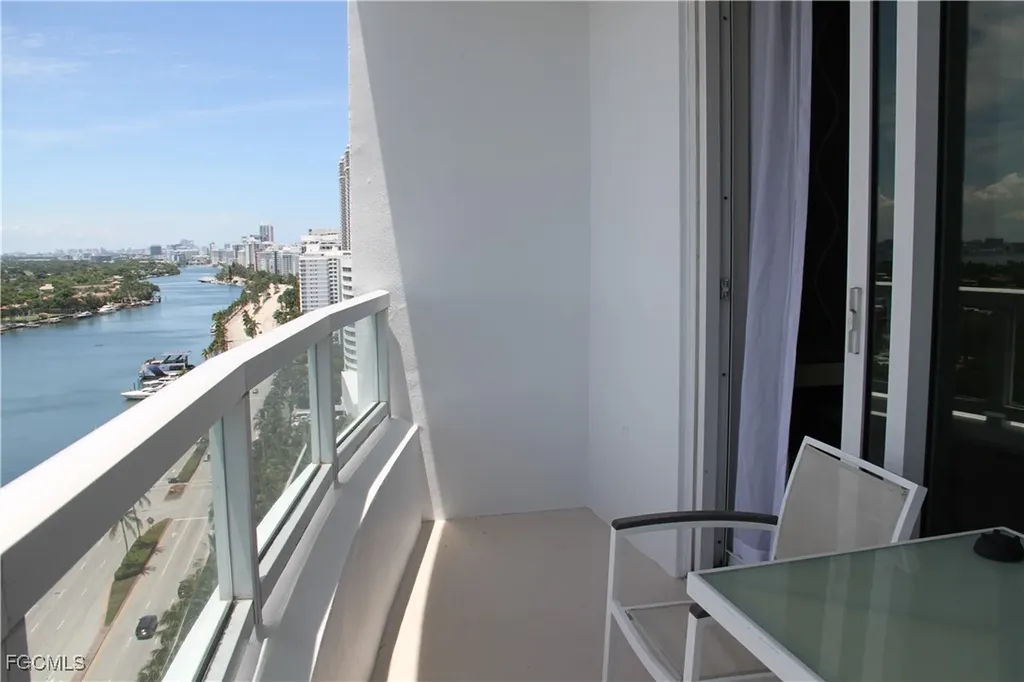 4401 Collins Avenue Miami Beach FL 33140-3227