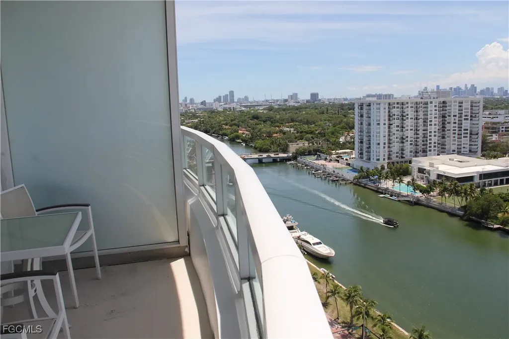 4401 Collins Avenue Miami Beach FL 33140-3227