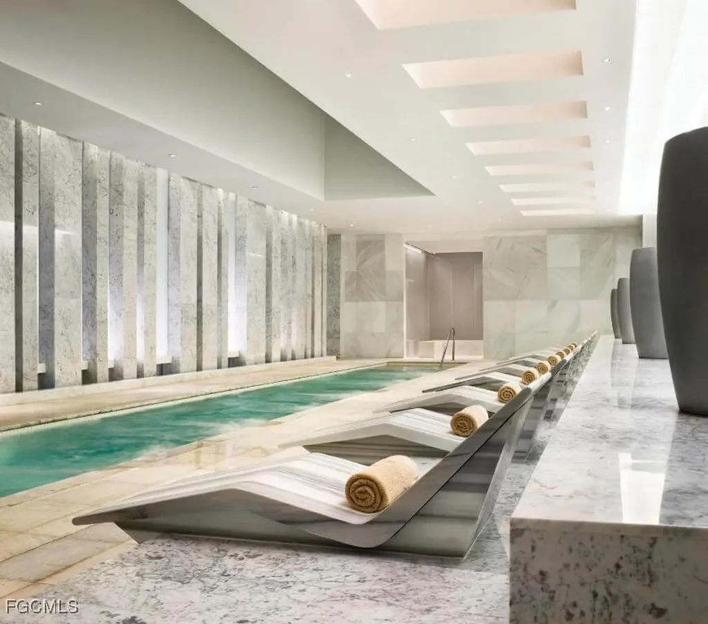 4401 Collins Avenue Miami Beach FL 33140-3227