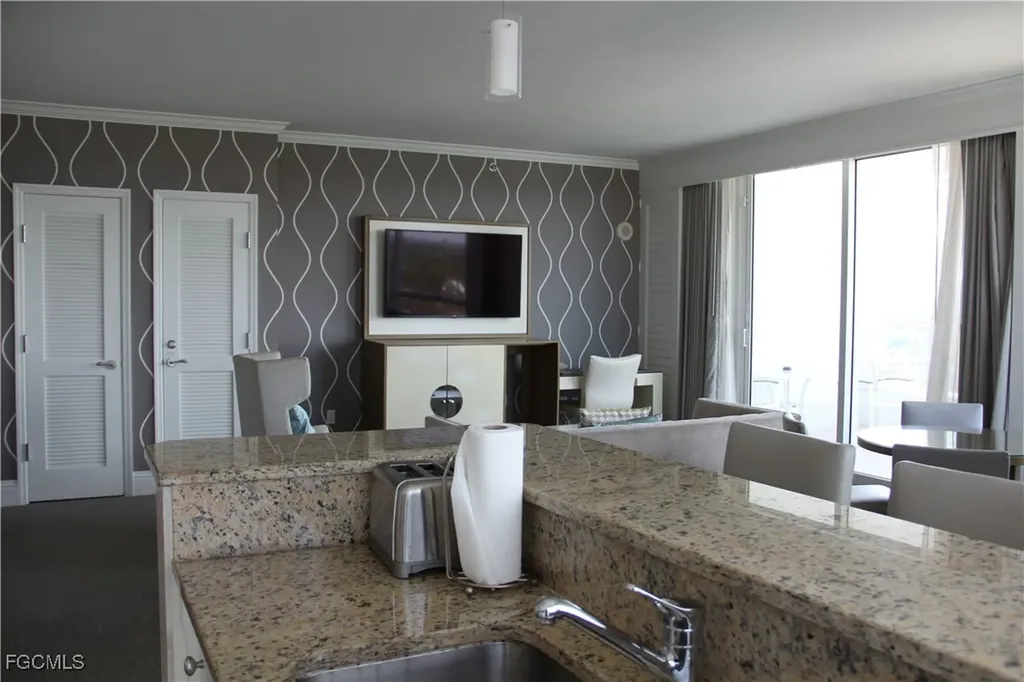 4401 Collins Avenue Miami Beach FL 33140-3227