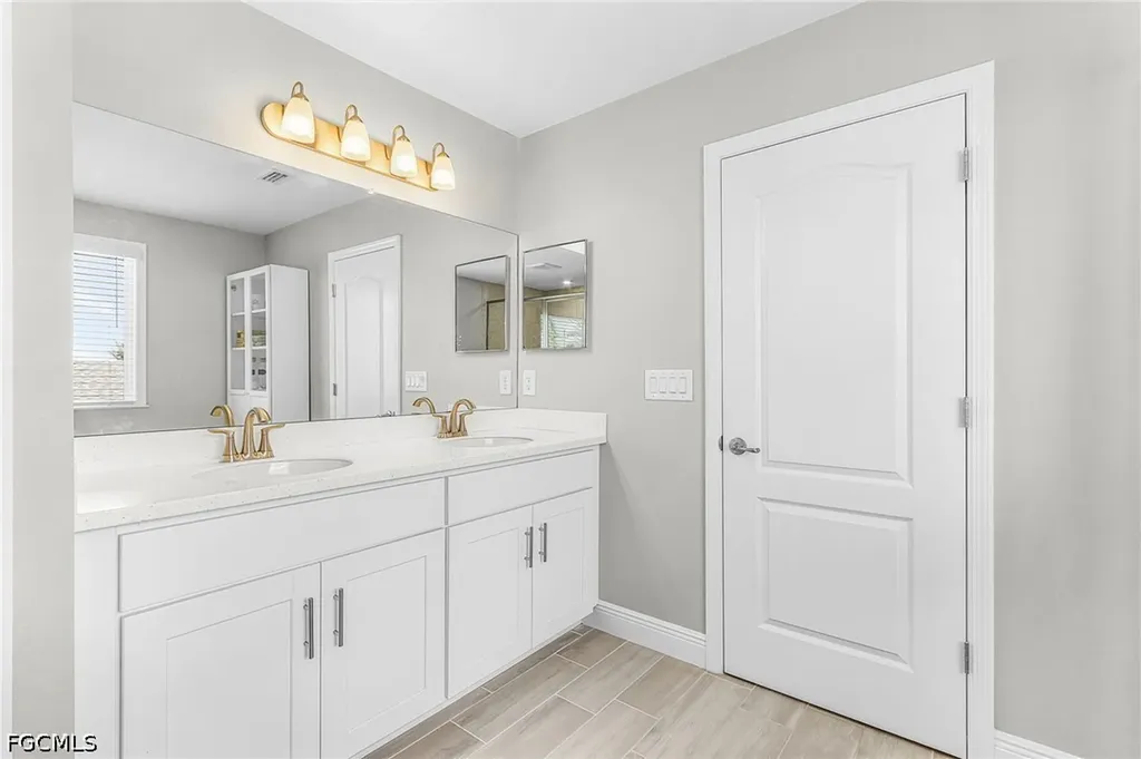 2235 SW 2nd Lane Cape Coral FL 33991
