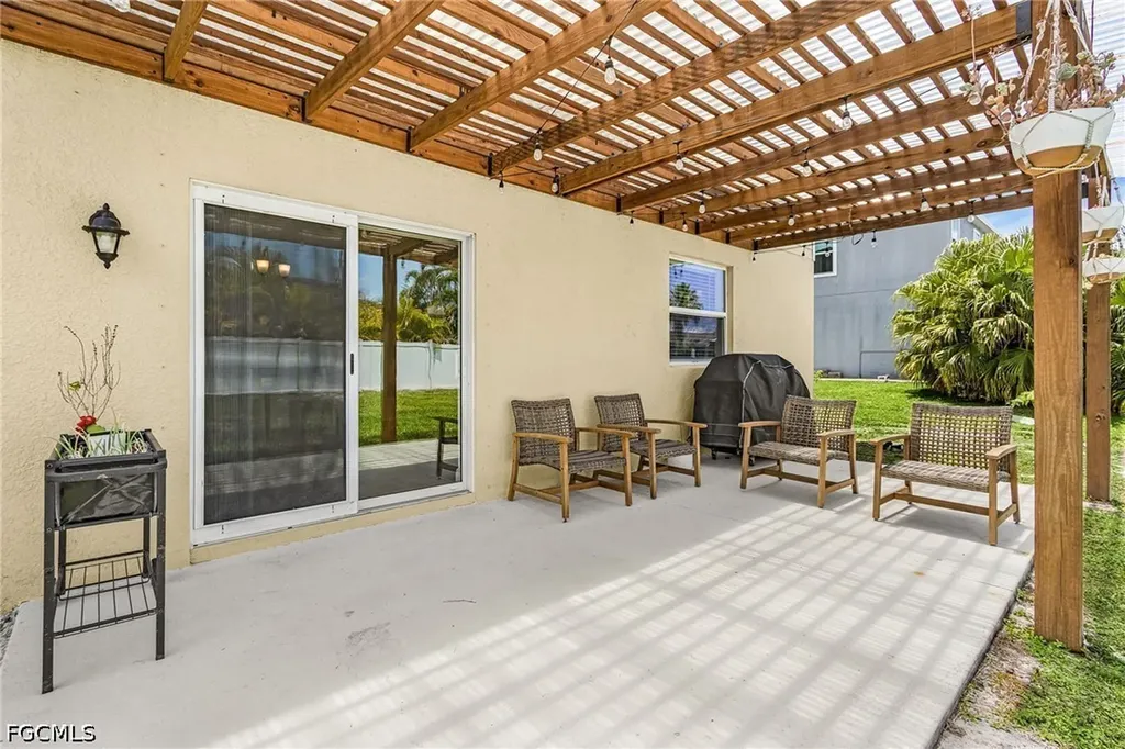 2235 SW 2nd Lane Cape Coral FL 33991