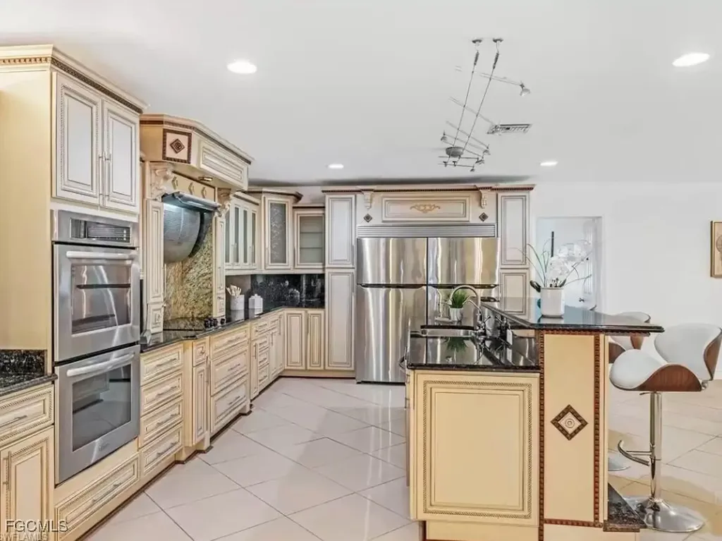 6343 Mark Lane Fort Myers FL 33966