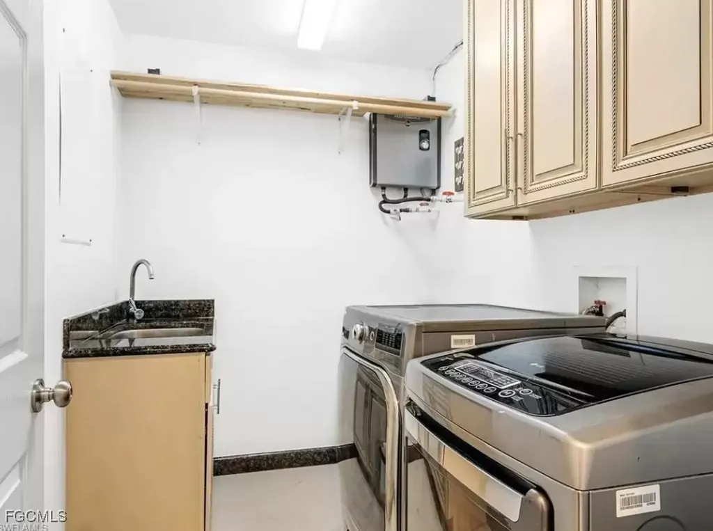 6343 Mark Lane Fort Myers FL 33966