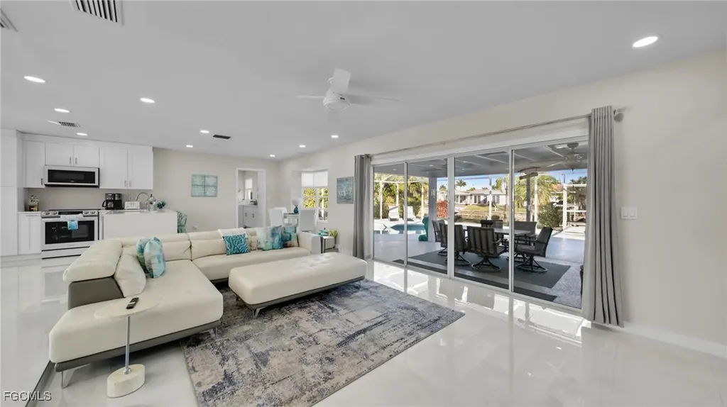 4919 SW 3rd Avenue Cape Coral FL 33914
