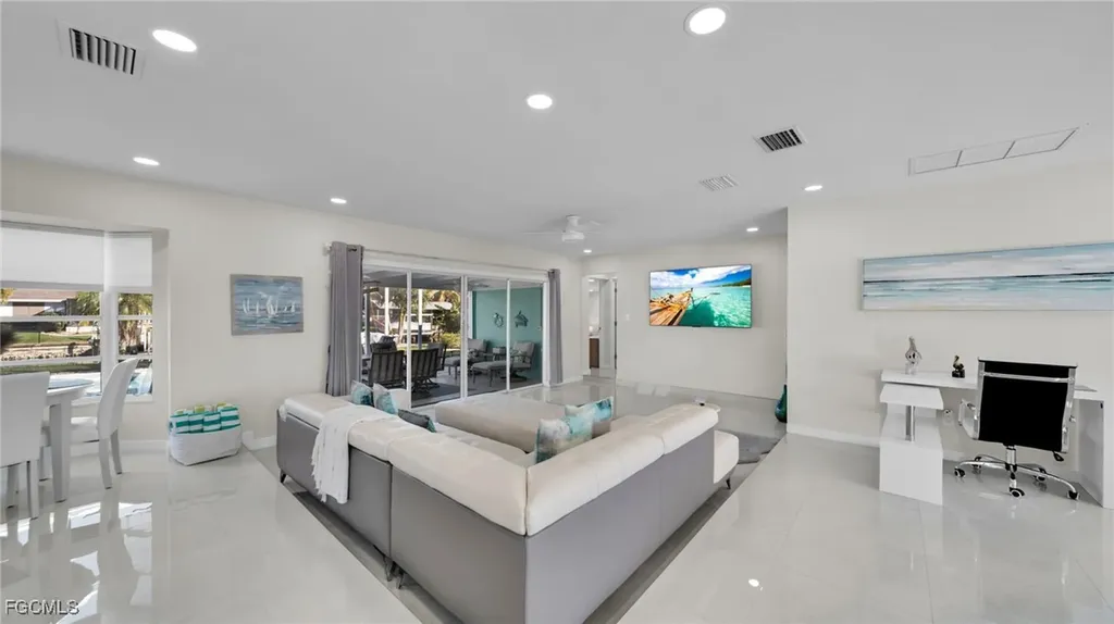 4919 SW 3rd Avenue Cape Coral FL 33914