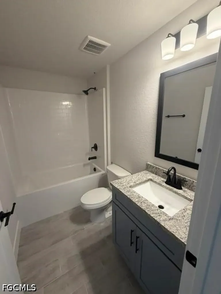 226 NE 15th Terrace Cape Coral FL 33909