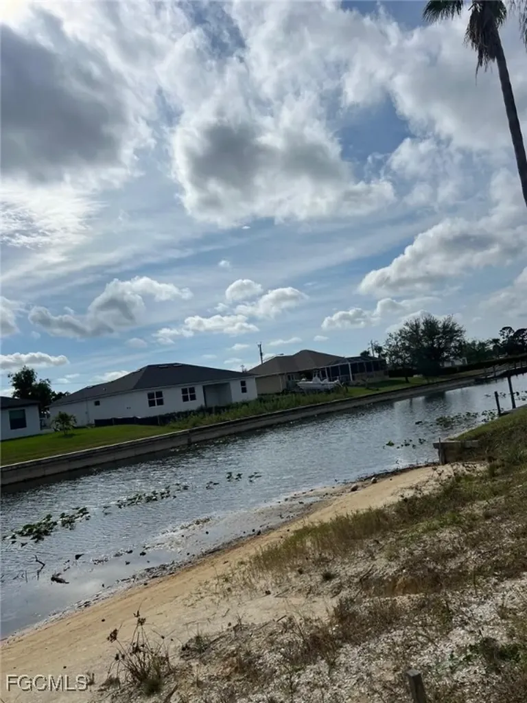 630 SW 15th Street Cape Coral FL 33991