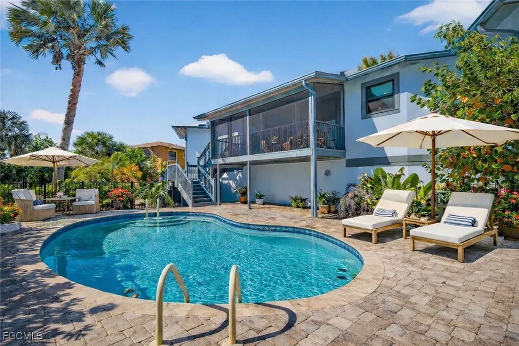 1666 Middle Gulf Drive Sanibel FL 33957
