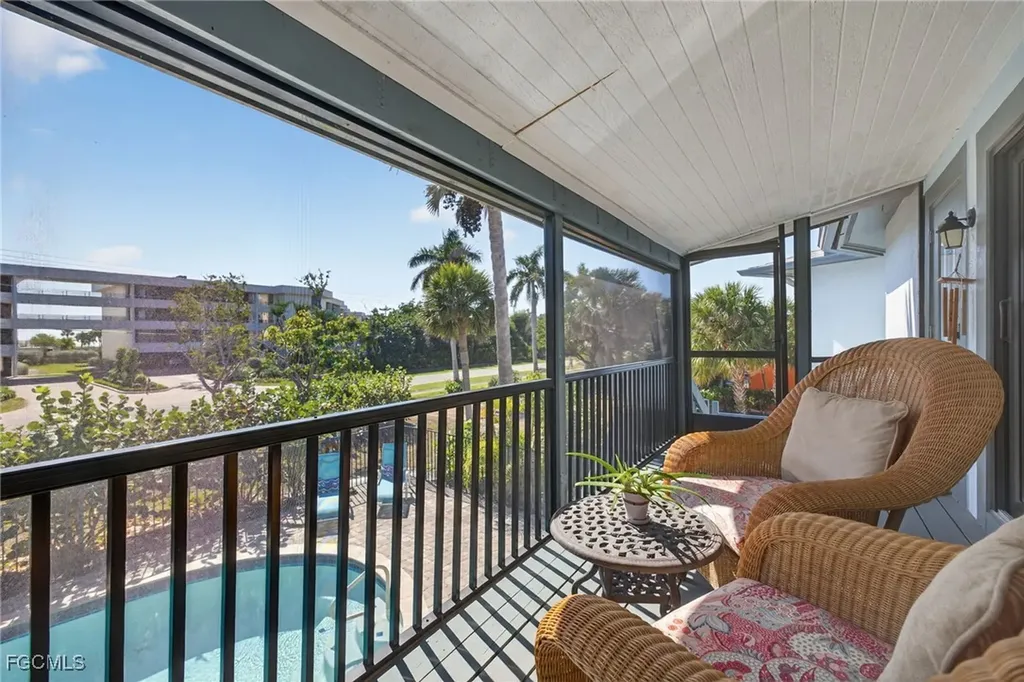 1666 Middle Gulf Drive Sanibel FL 33957