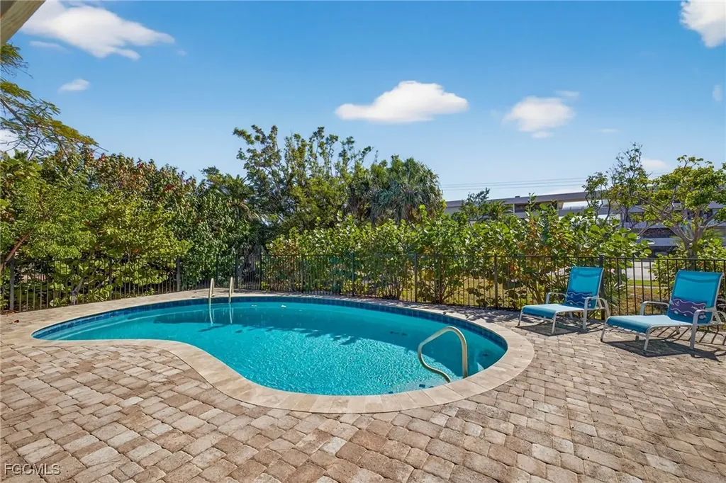 1666 Middle Gulf Drive Sanibel FL 33957