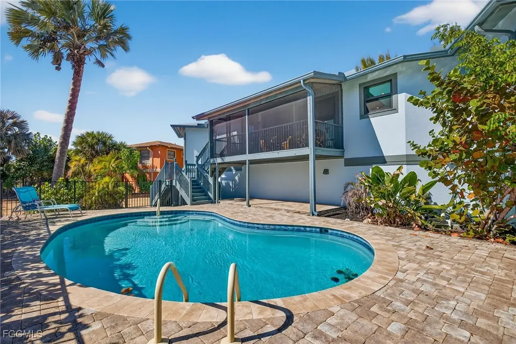 1666 Middle Gulf Drive Sanibel FL 33957