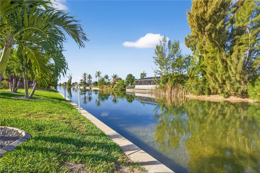 2626 SW 4th Place Cape Coral FL 33914