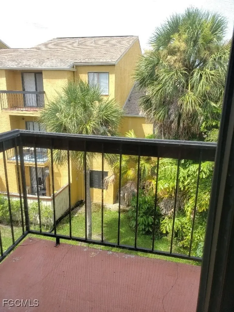 2875 Winkler Avenue Fort Myers FL 33916