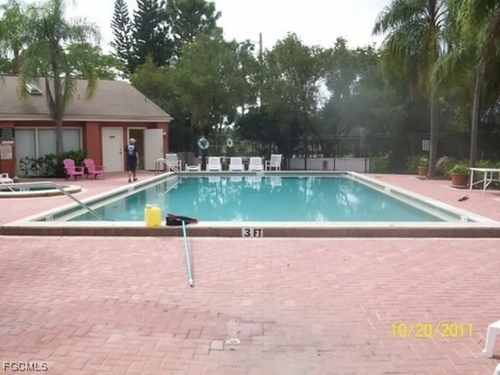 2875 Winkler Avenue Fort Myers FL 33916