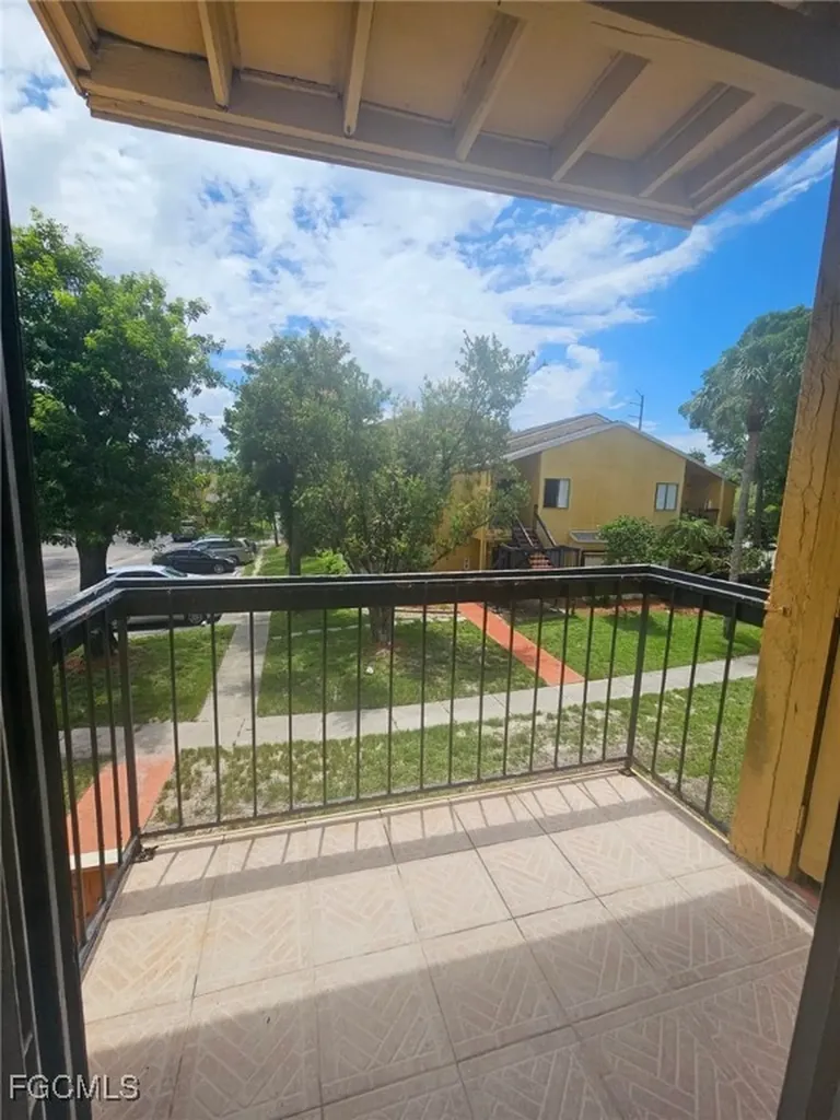 2905 Winkler Avenue Fort Myers FL 33916