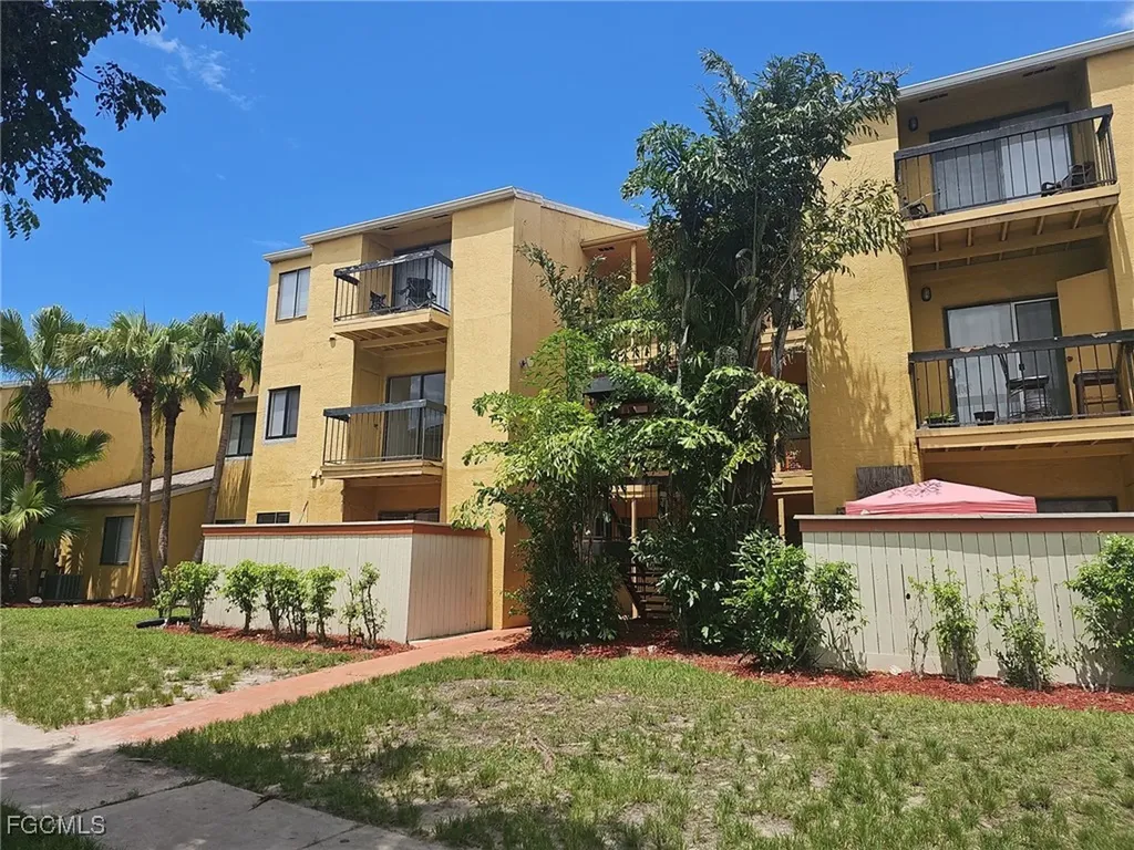 2905 Winkler Avenue Fort Myers FL 33916