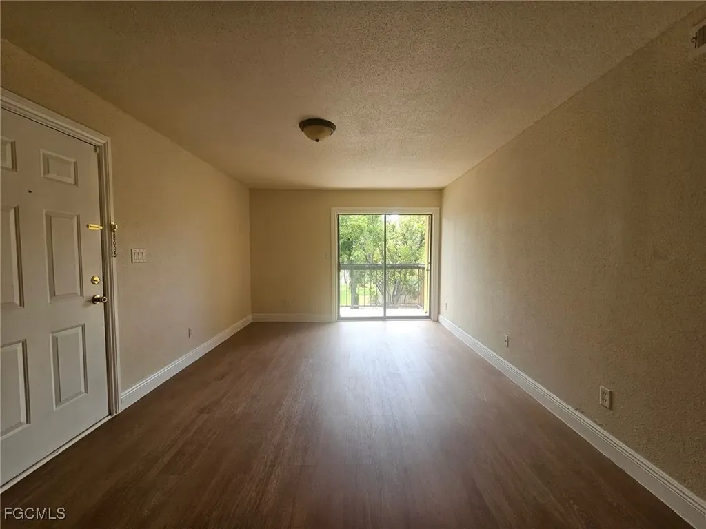 2905 Winkler Avenue Fort Myers FL 33916