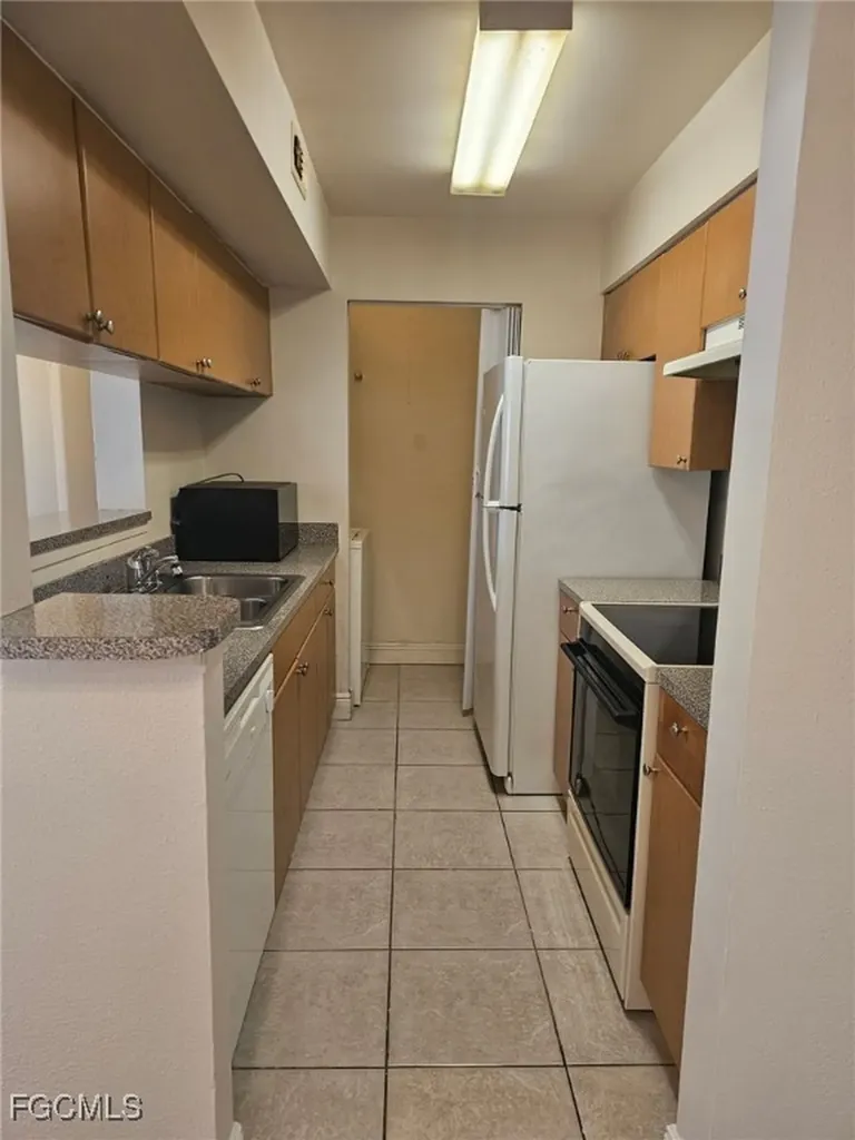 2905 Winkler Avenue Fort Myers FL 33916