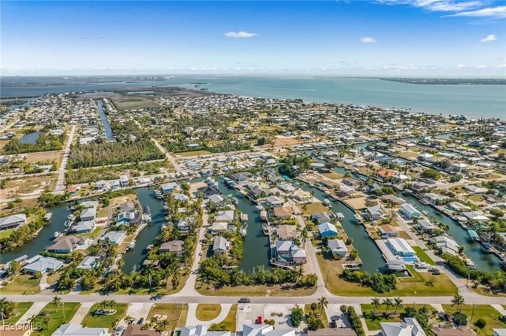 3627 Schooner Lane St. James City FL 33956