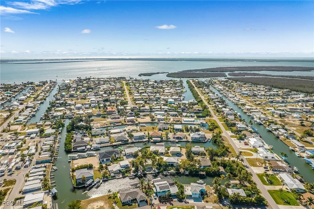 3627 Schooner Lane St. James City FL 33956