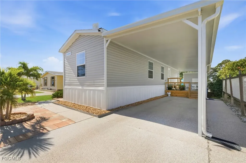 310 Shrub Lane S North Fort Myers FL 33917