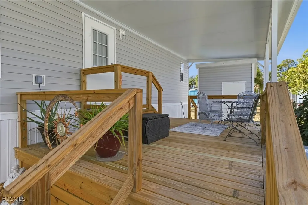 310 Shrub Lane S North Fort Myers FL 33917