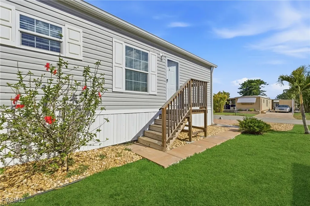 310 Shrub Lane S North Fort Myers FL 33917