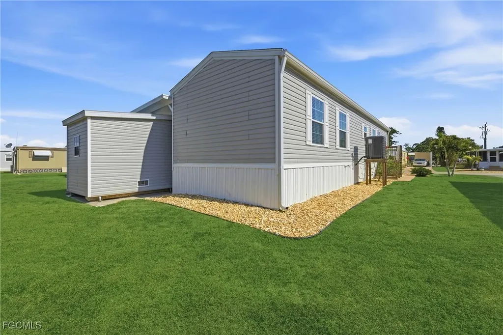 310 Shrub Lane S North Fort Myers FL 33917