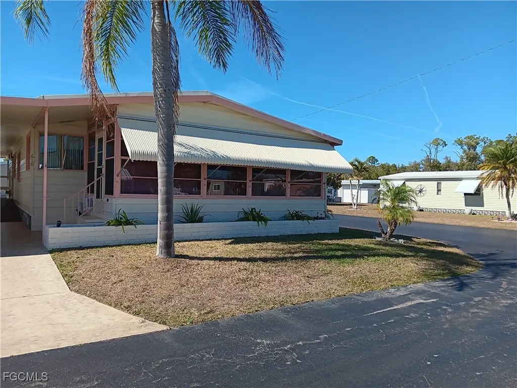 610 Friendly Place North Fort Myers FL 33917