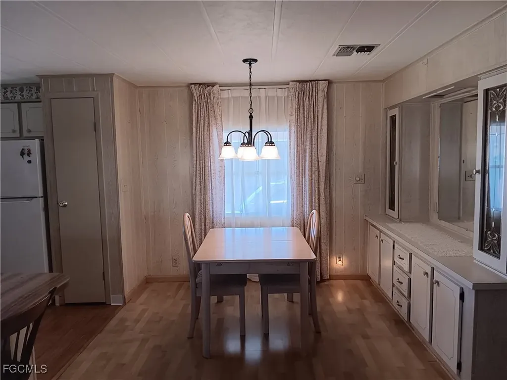 610 Friendly Place North Fort Myers FL 33917