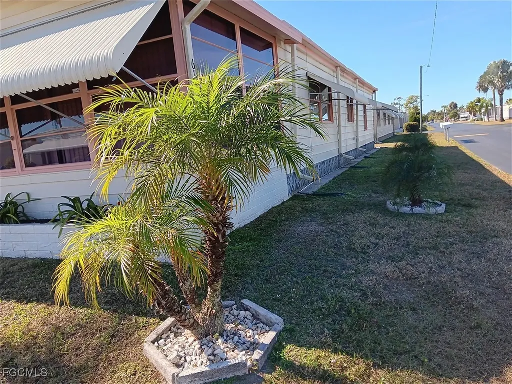 610 Friendly Place North Fort Myers FL 33917
