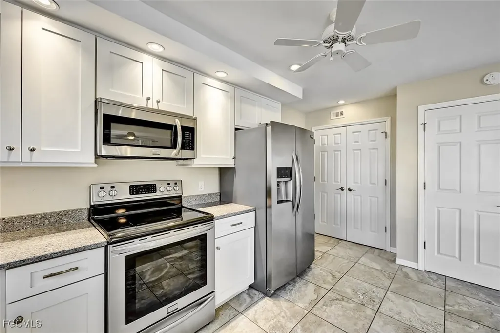 4265 Island Circle Fort Myers FL 33919