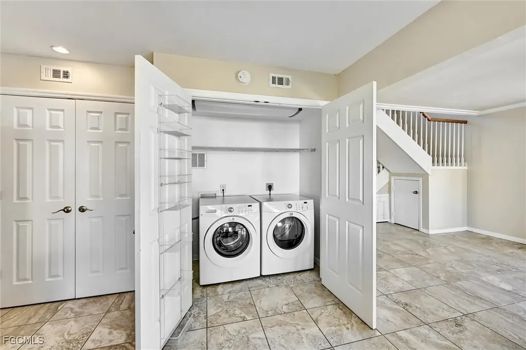 4265 Island Circle Fort Myers FL 33919