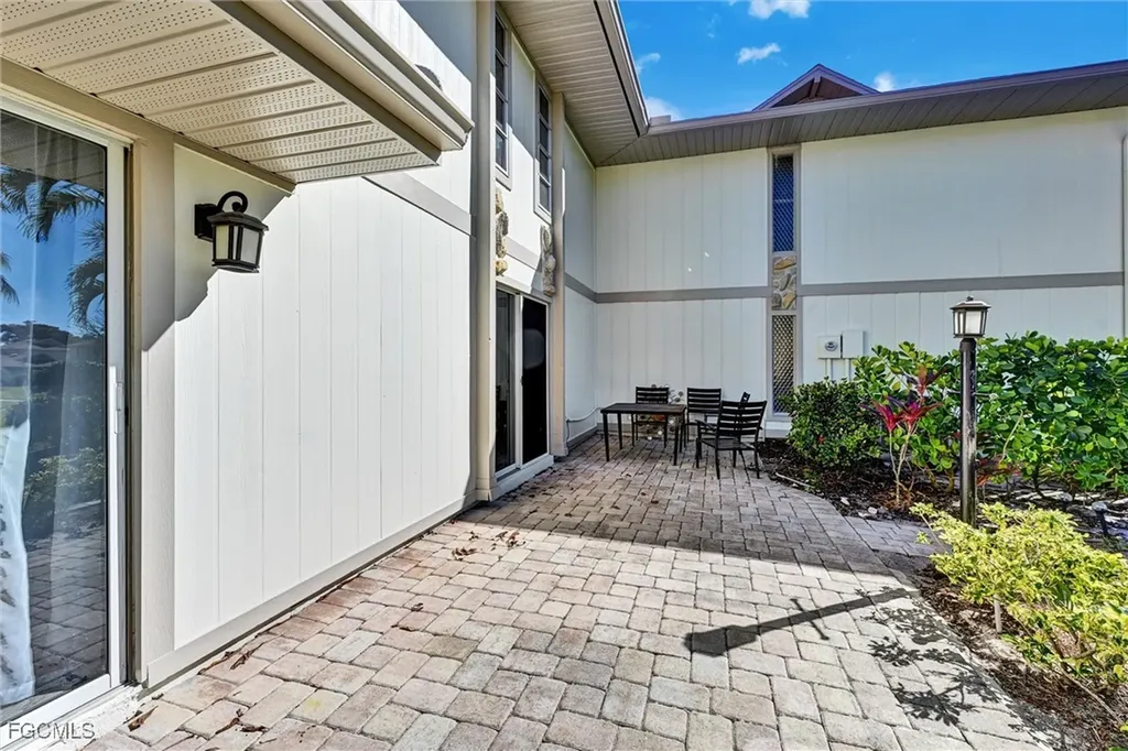4265 Island Circle Fort Myers FL 33919