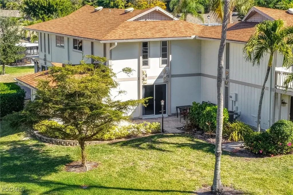 4265 Island Circle Fort Myers FL 33919