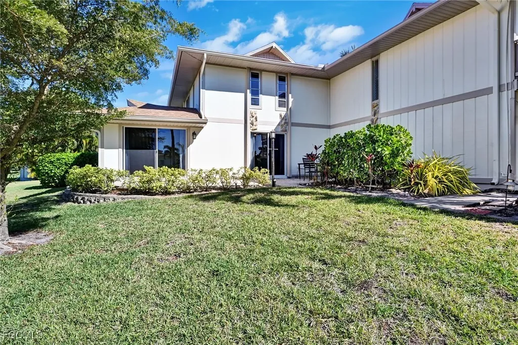 4265 Island Circle Fort Myers FL 33919