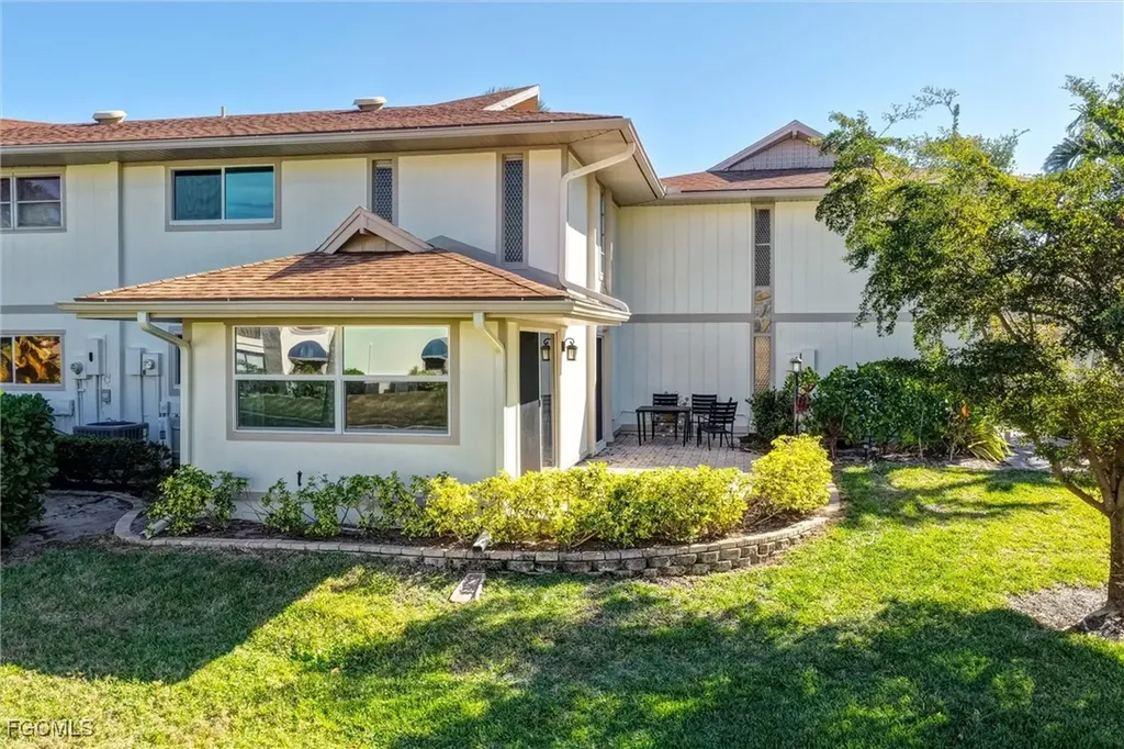 4265 Island Circle Fort Myers FL 33919