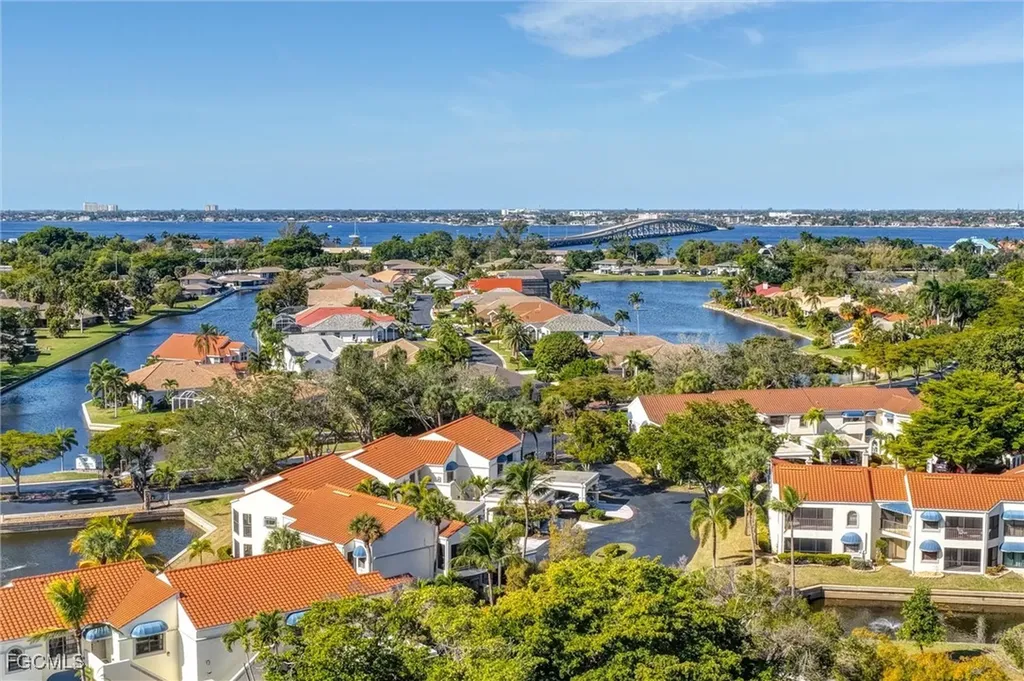 4265 Island Circle Fort Myers FL 33919