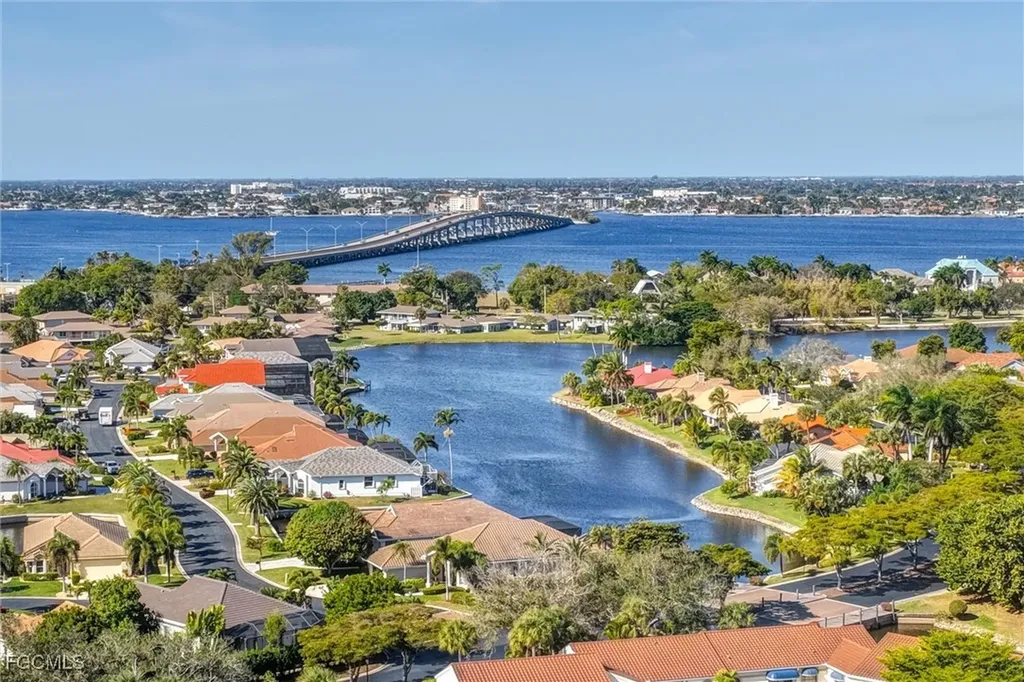 4265 Island Circle Fort Myers FL 33919
