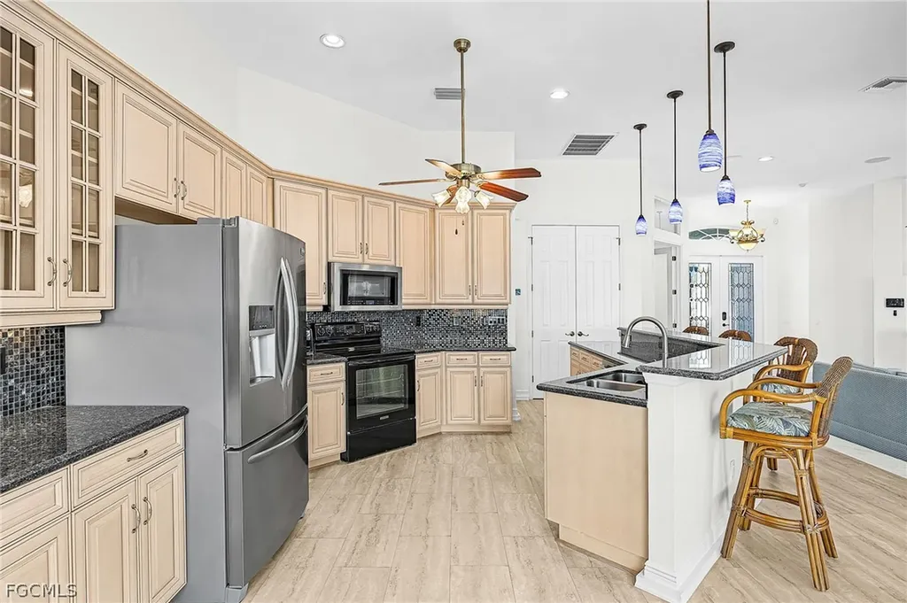 4103 SW 28th Avenue Cape Coral FL 33914