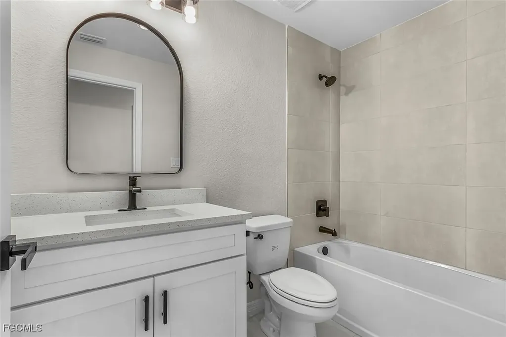 2003 NE 27th Street Cape Coral FL 33909