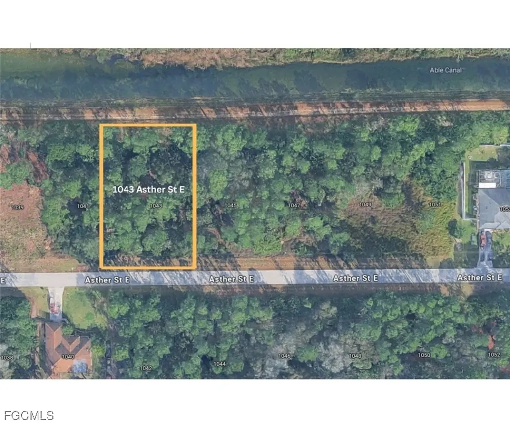 1043 Asther Street E Lehigh Acres FL 33974