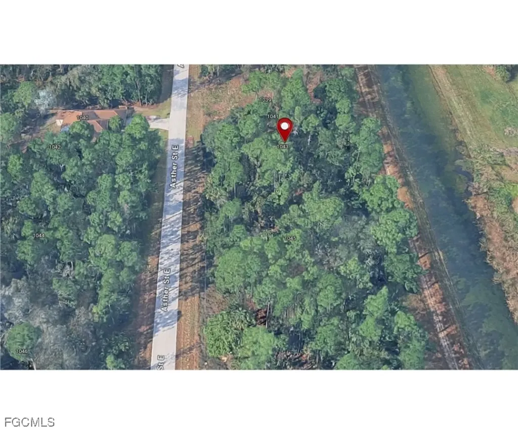 1043 Asther Street E Lehigh Acres FL 33974